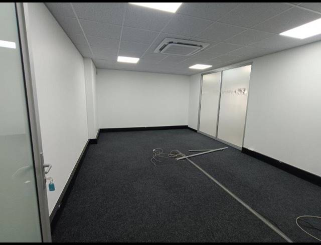 BUSINESS PROPERTY TO RENT IN SUNNINGHILL